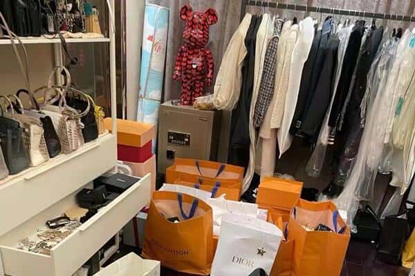 哈巴河县回收一线品牌衣服
